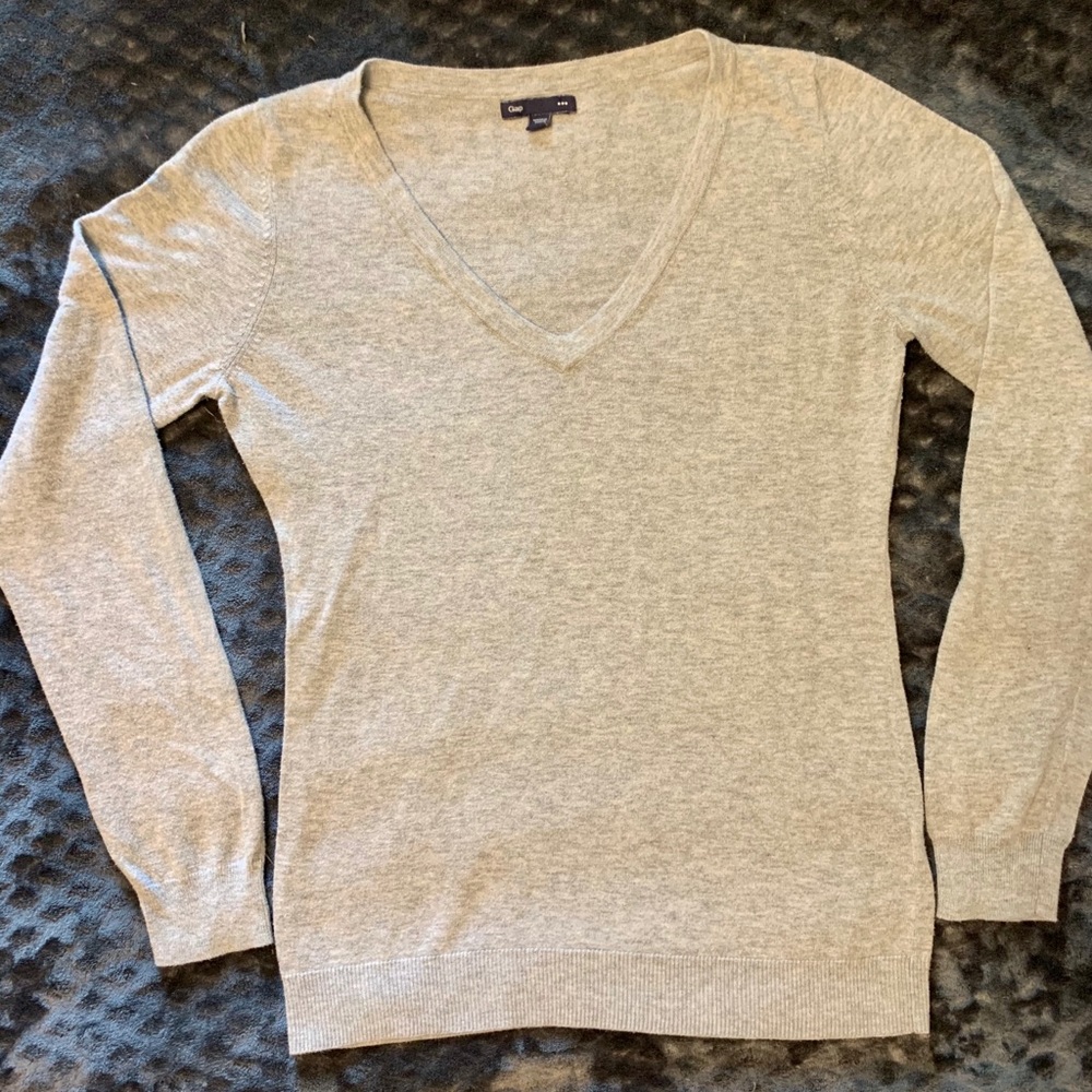 Gap Women’s V-Neck Sweater